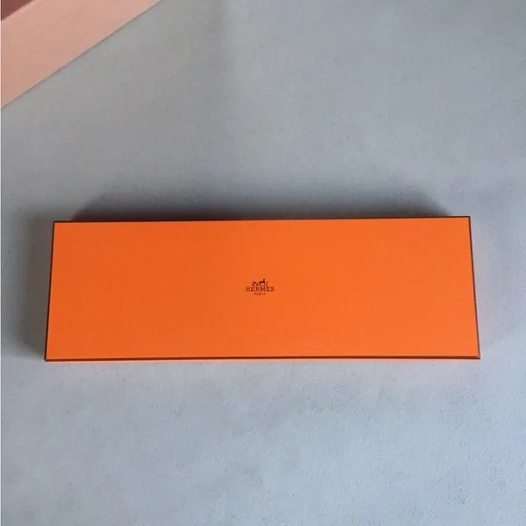 HERMES EMPTY BOX WITH ONE TISSUE SHEET NO LOGO SMALL CARD LOGO PRINTED ENVELOPE - Picture 1 of 14
